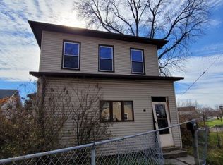 2339 Telegraph Rd, Davenport, IA 52804