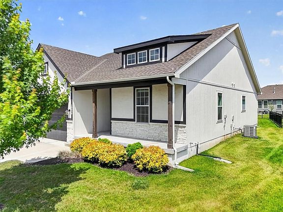 5th image of 20858 W 190th Pl