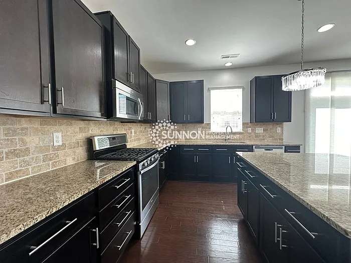 1008 Equipoise Dr — Photo 3