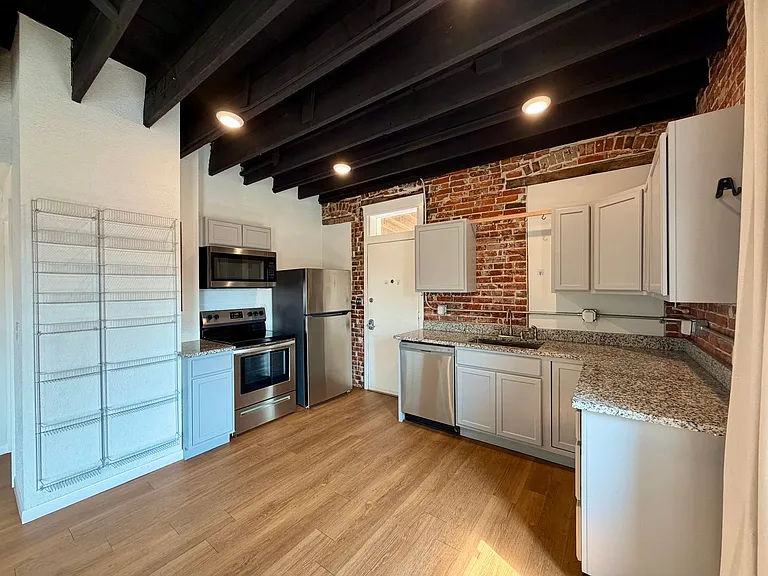 2202 Lexington Ave #A — Photo 14