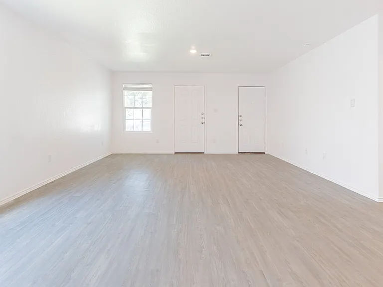 2807 Ruby Xing — Photo 18
