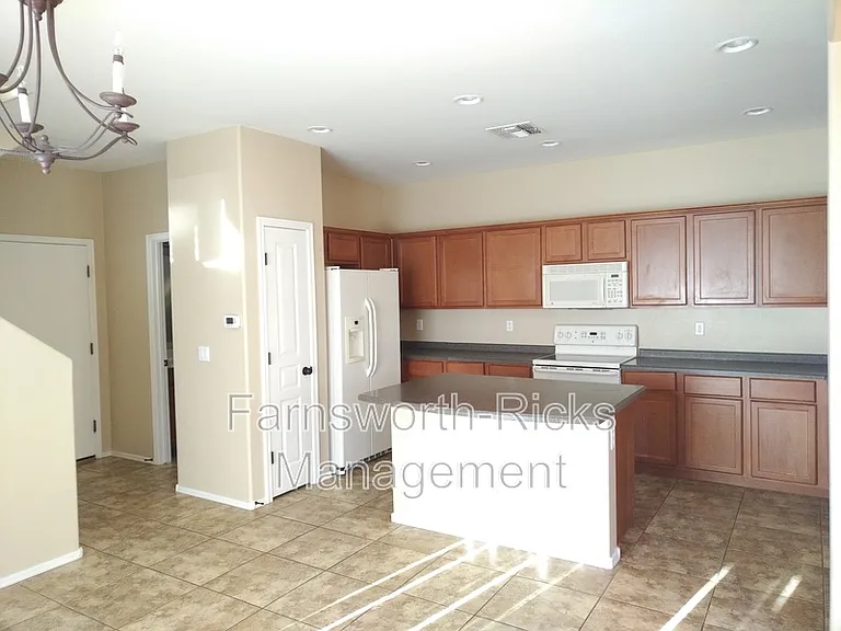 619 S Buena Vista Ave — Photo 5