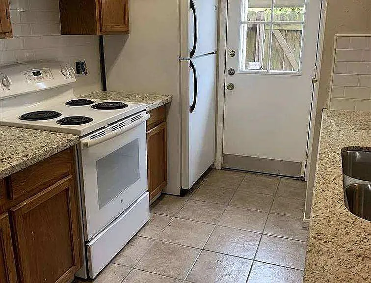 1620 Wellington Pl #502 — Photo 9