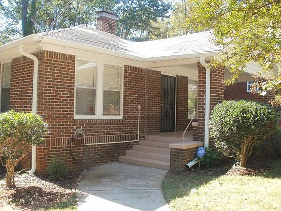 outside of home (walkway)