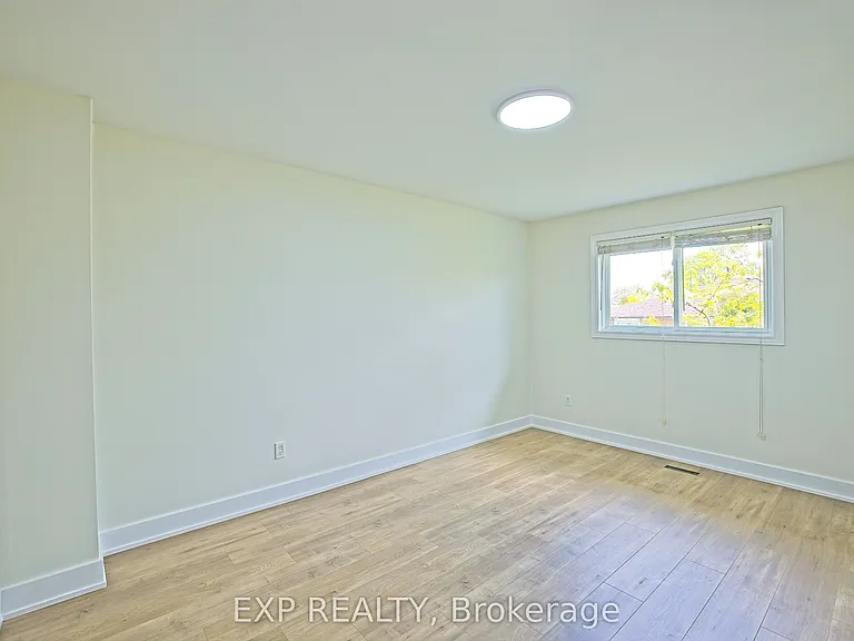 4 Fallway Rd #UPPER — Photo 18
