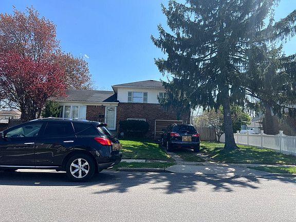 3rd image of 54 Grant St