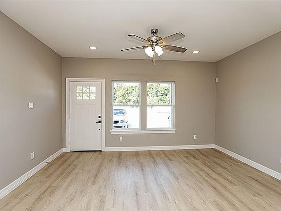 4th image of 5262 Ella Blvd #607