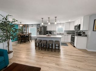 1215 Sun Meadow Ln, Grand Island, FL 32735