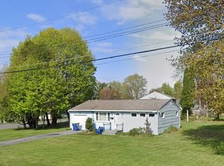 101 Fairwood Dr, Syracuse, NY 13219