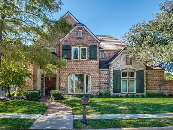 3rd image of 4721 Augusta Dr