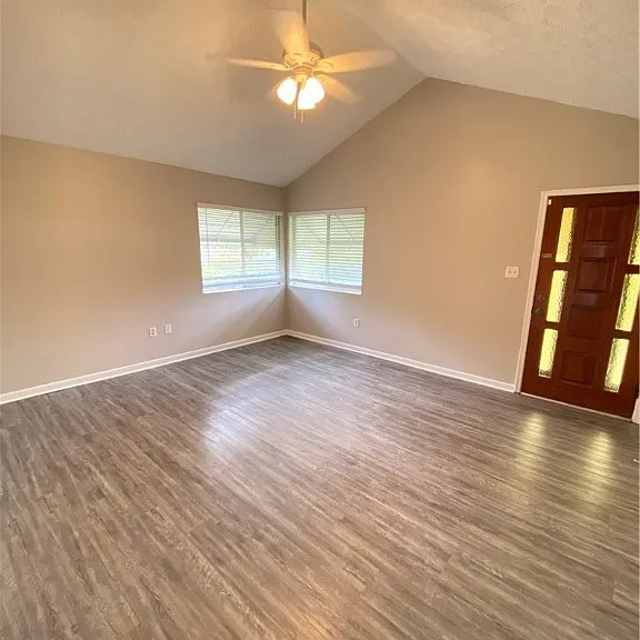 2303 Beaumont Dr — Photo 2