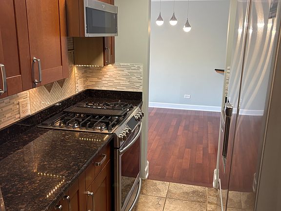 5th image of 560 Vine Ave APT 203