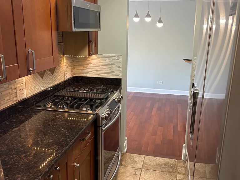 560 Vine Ave #203 — Photo 5