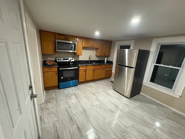 35 Edgeworth St #1 — Photo 1