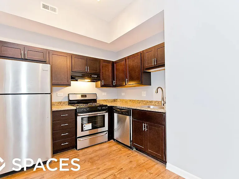 1102 W 18th St #3R — Photo 4