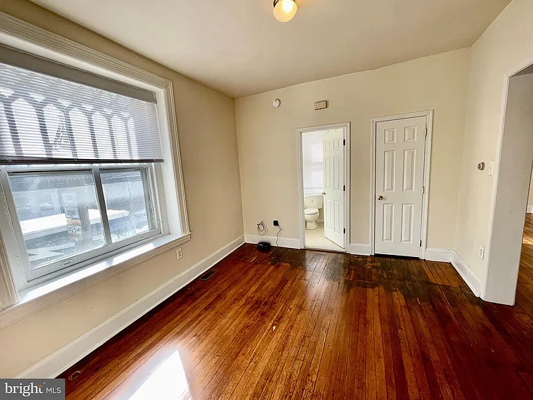 253 W Hansberry St #1F — Photo 7