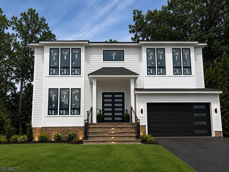 1st image of 29 Spier Dr
