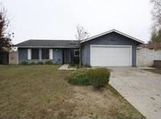418 S 8th St, Kerman, CA 93630