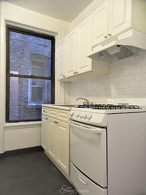 Rented by City Connections Realty | media 16