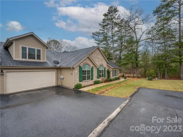 416 Summerfield Pl, Flat Rock, NC 28731