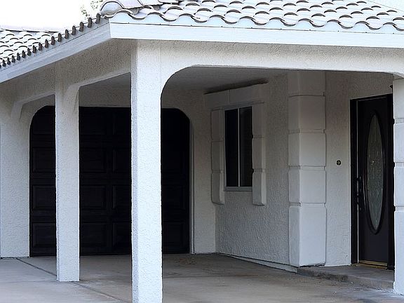 3rd image of 14981 Blue Grass Dr