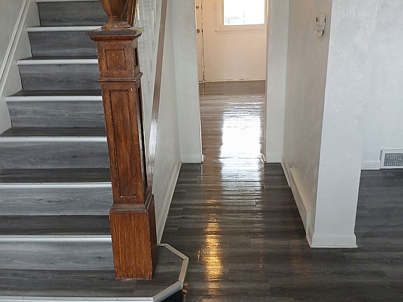 2nd image of 820 E 10th Ave