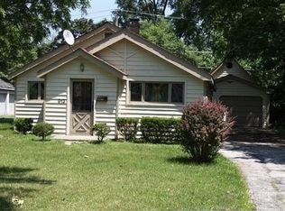 913 N Vail Ave, Arlington Heights, IL 60004