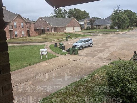 2nd image of 819 Betty Ct #B