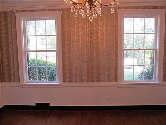 5th image of 3006 Lake Forest Dr