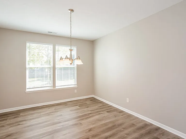 4905 Fields Blvd — Photo 6