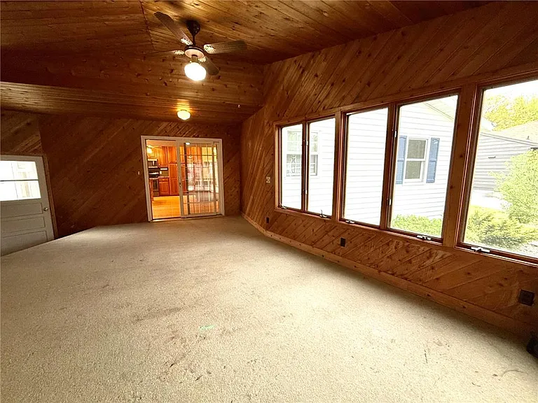 225 Sunrise Blvd — Photo 17