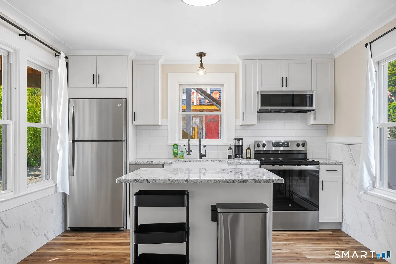 1 bed, 1.0 bath, 1000 sqft, $2,750 — Photo 2