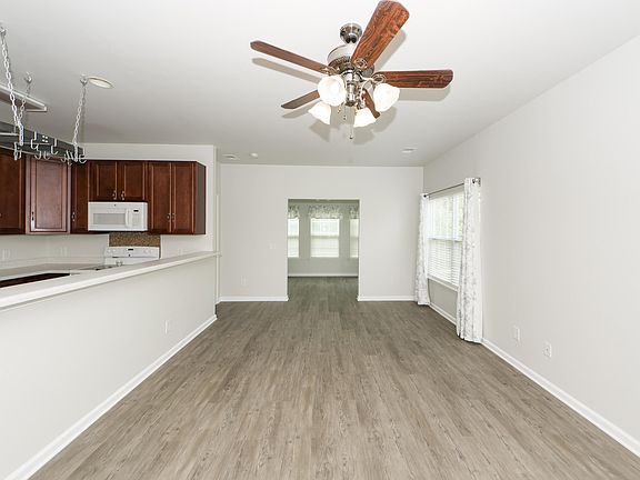 5th image of 629 Savannah River Dr