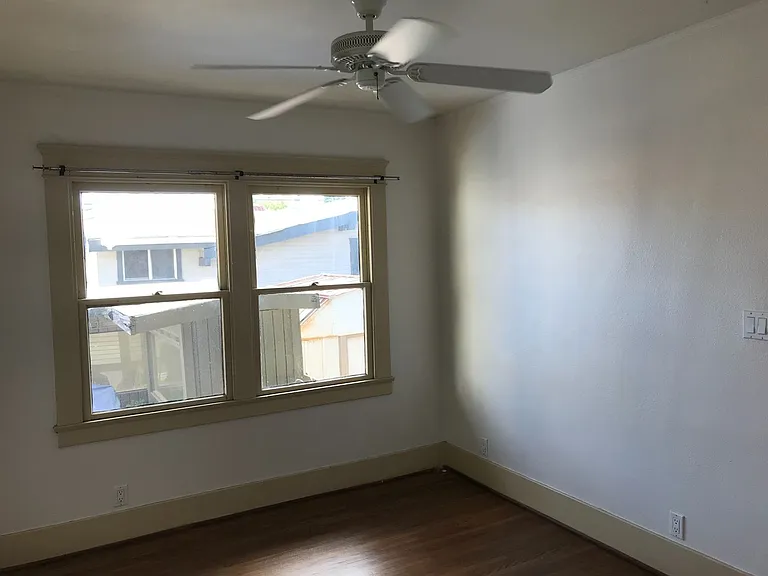 Fenced 3 Bedroom House with Two Car Driveway! Located in the Heart of North Park! In Unit Washer ... — Photo 8