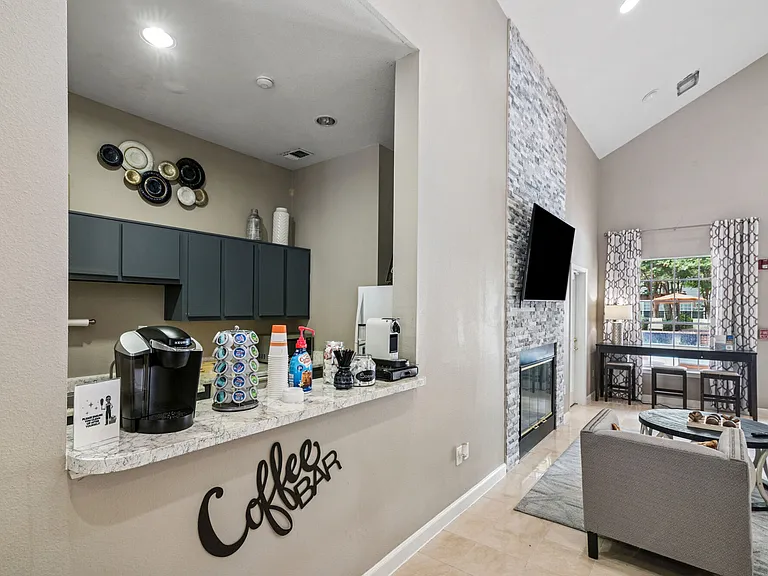 Chelsea Apartments — Photo 21