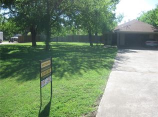 110 Woodbine Dr APT B, Burleson, TX 76028