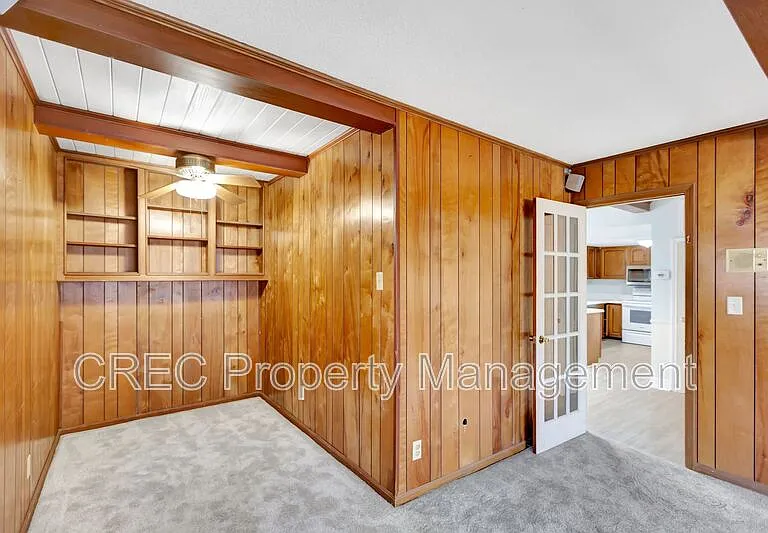 321 Shaftesbury Ln — Photo 18