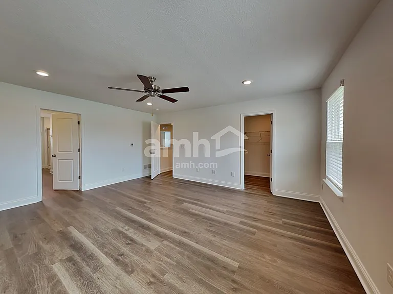 1072 Broyles Xing — Photo 8