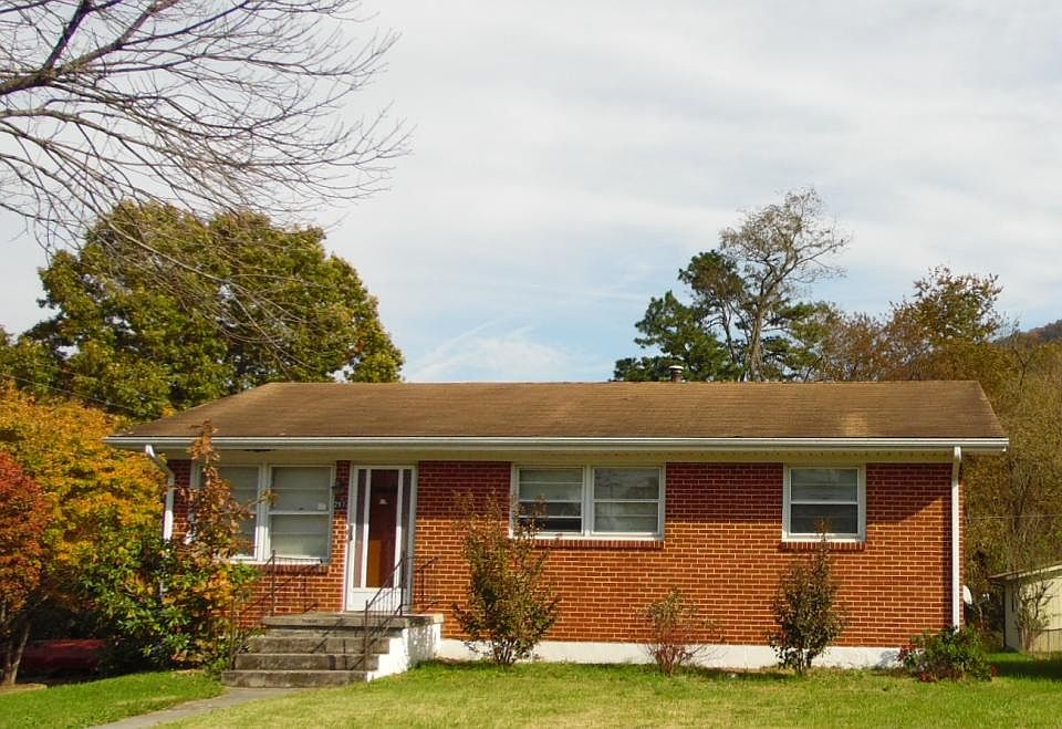 1st image of 297 Woodland Ave