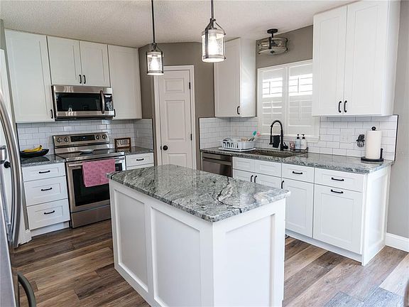 2nd image of 2722 HEATHGATE WAY