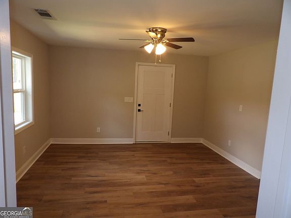 5th image of 808 Alabama St