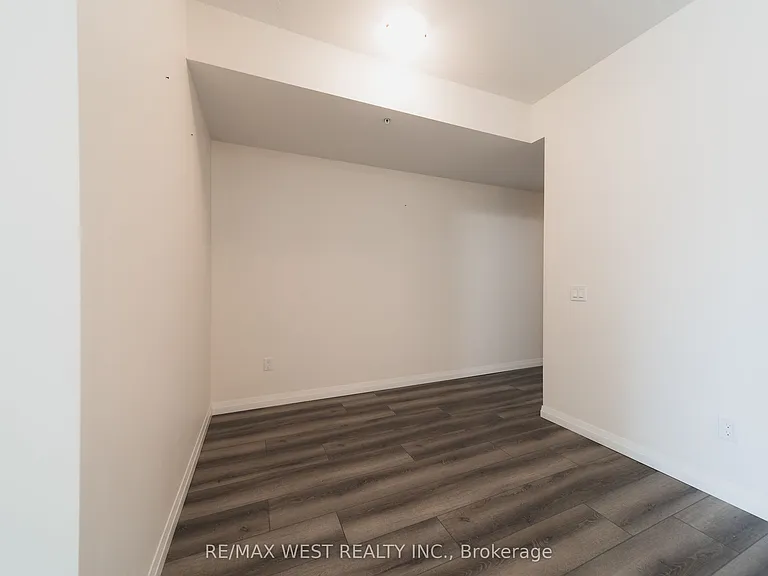 108 Garment St — Photo 5