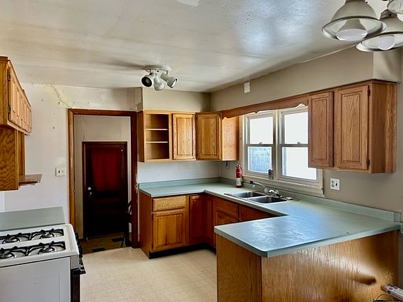 3rd image of 615 Washington Ave