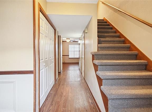 4th image of 21 Brandon Hall Dr APT B