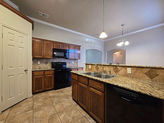 3rd image of 6804 Alvin Dr