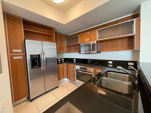 2nd image of 410 Evernia St #B1