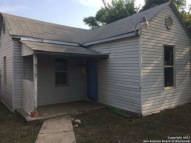 2nd image of 216 Brooks St
