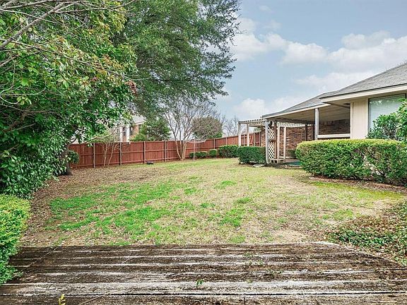 4th image of 1612 Valencia Dr #1612