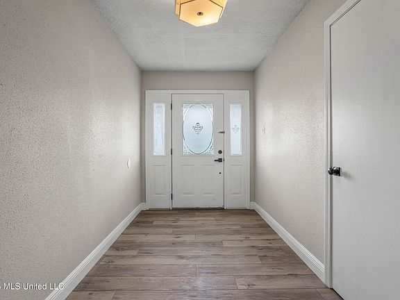 5th image of 371 Lakeview Blvd