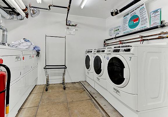 4th image of 102 Christopher St APT 4